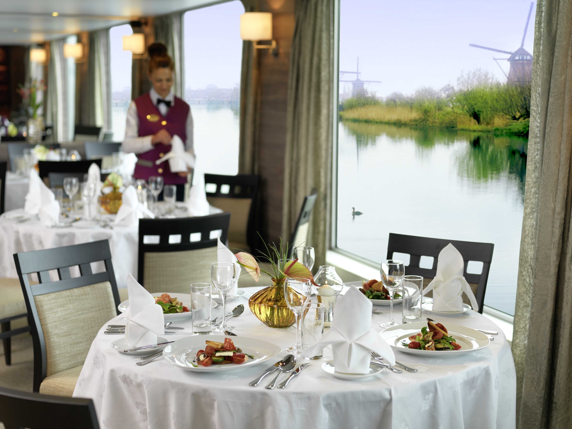 Amadeus Waterways 10 Amadeus Silver_Restaurant.jpg